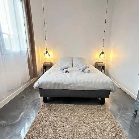 Elegant*epoxy*design&decor Apartment